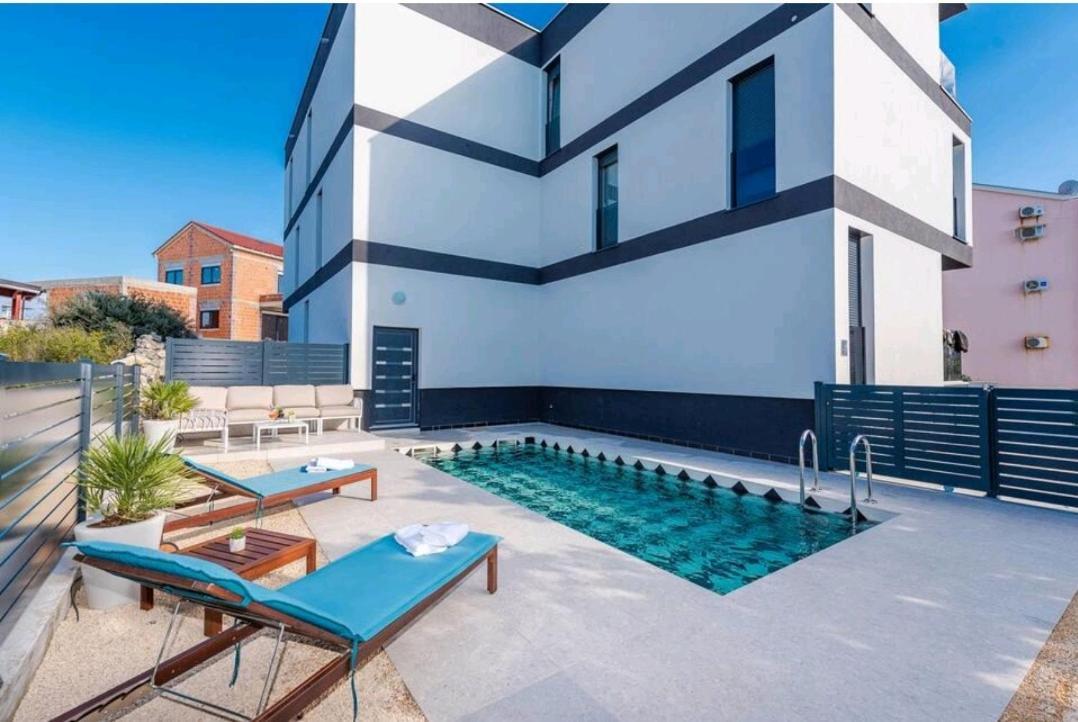 נובליה Apartments House Novel מראה חיצוני תמונה