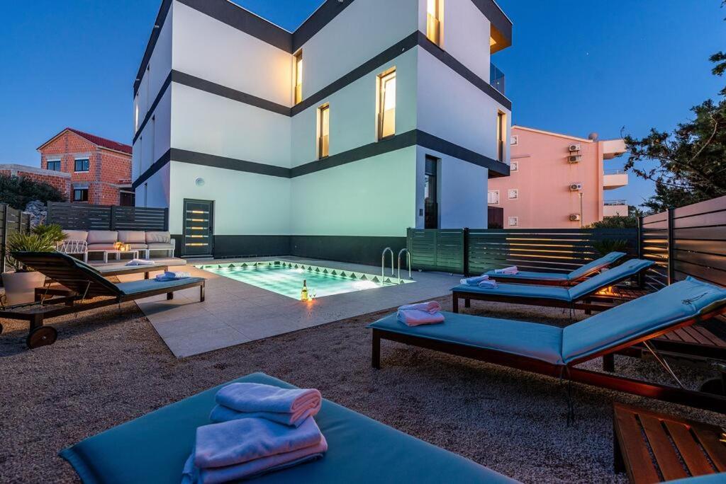 נובליה Apartments House Novel מראה חיצוני תמונה
