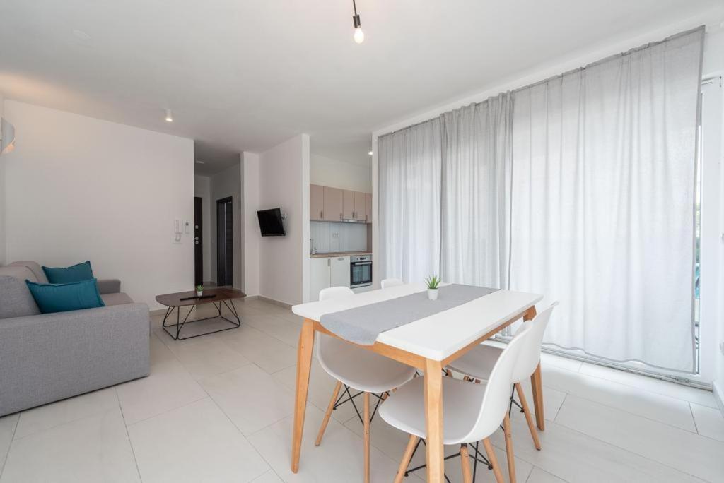 נובליה Apartments House Novel מראה חיצוני תמונה